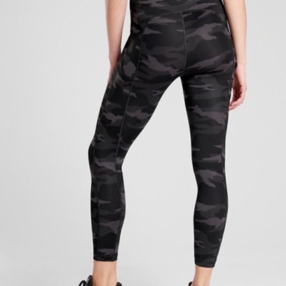 NWOT Athleta Black Ultimate Camo Leggings - Picture 2 of 9